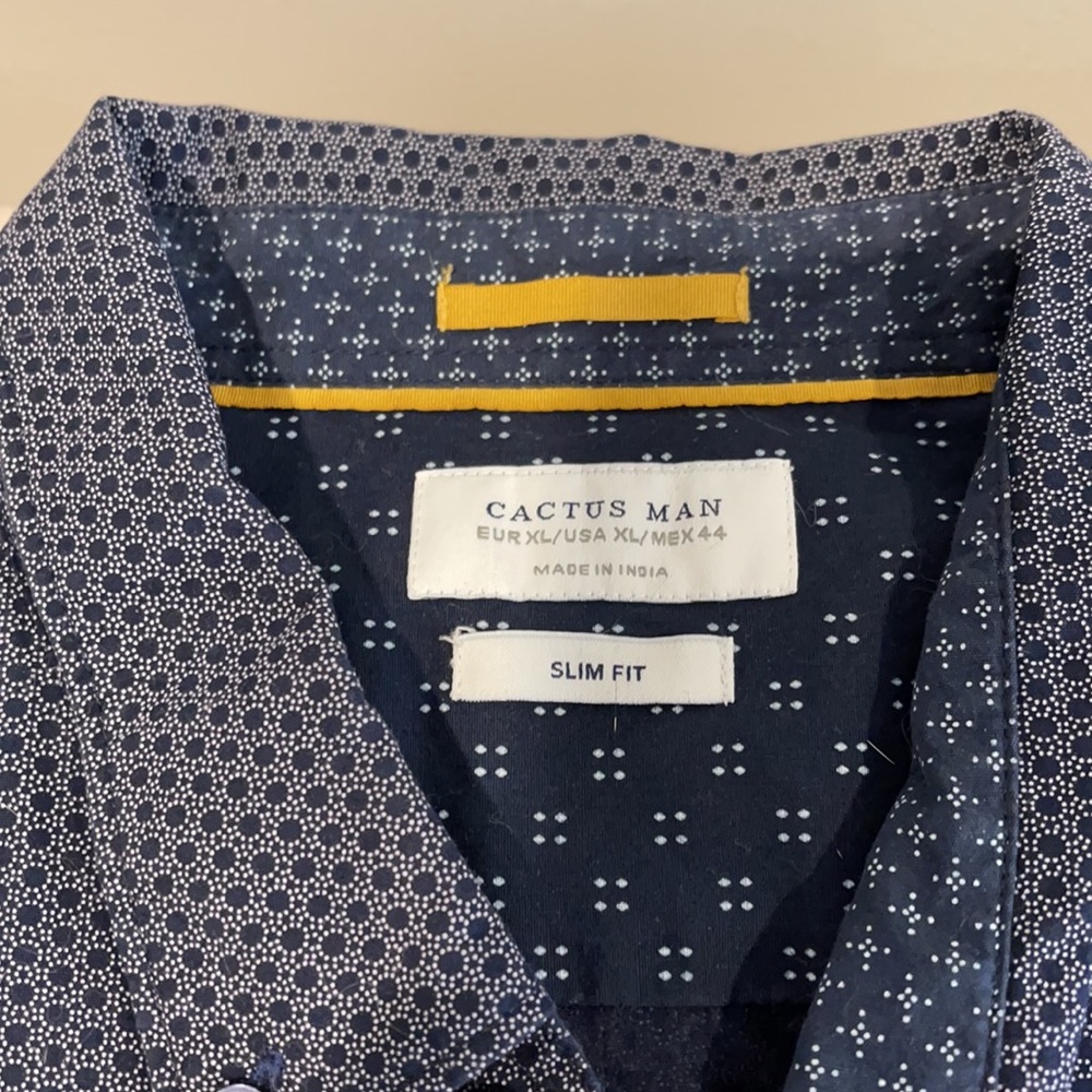 Men’s Button down - Picture 2 of 3